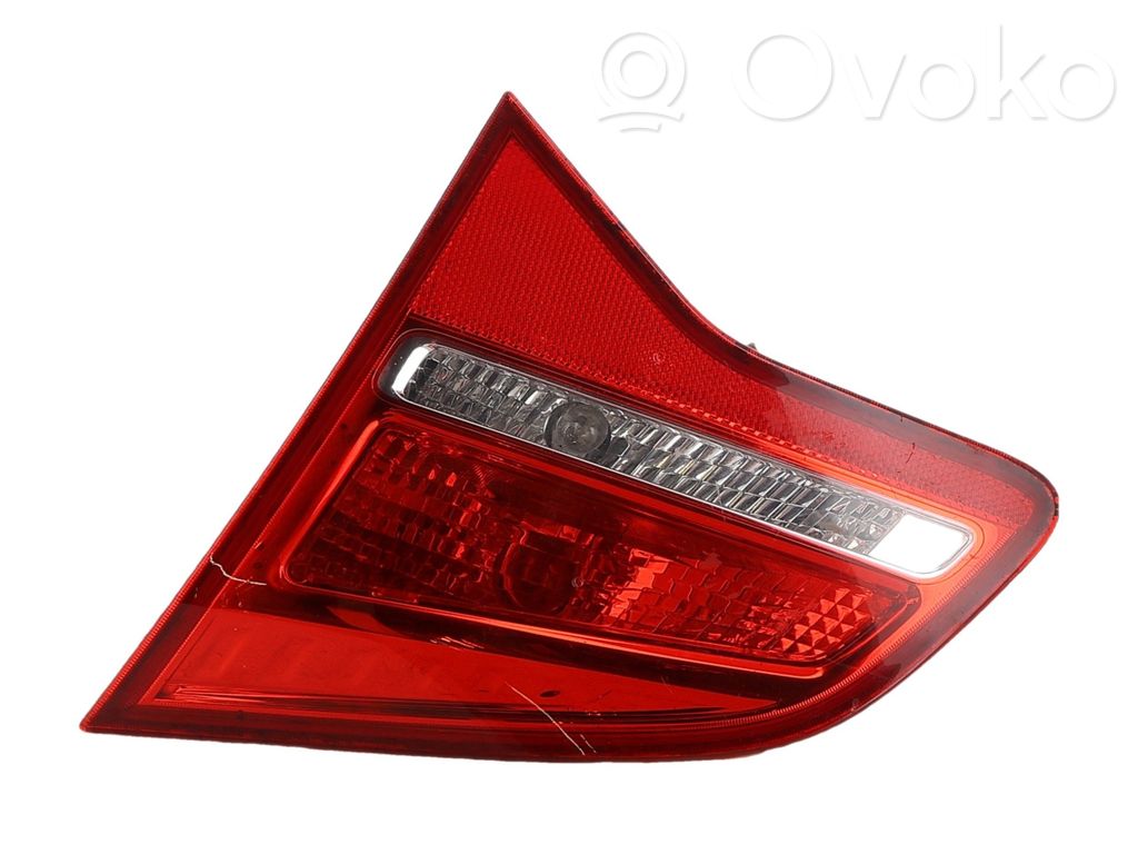 Opel Meriva B Feux arrière sur hayon 
