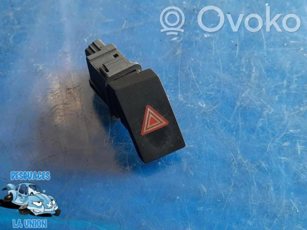 Botón interruptor de luz de peligro