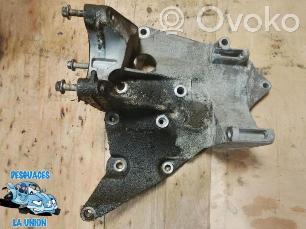 Ford Focus Engine mount bracket 