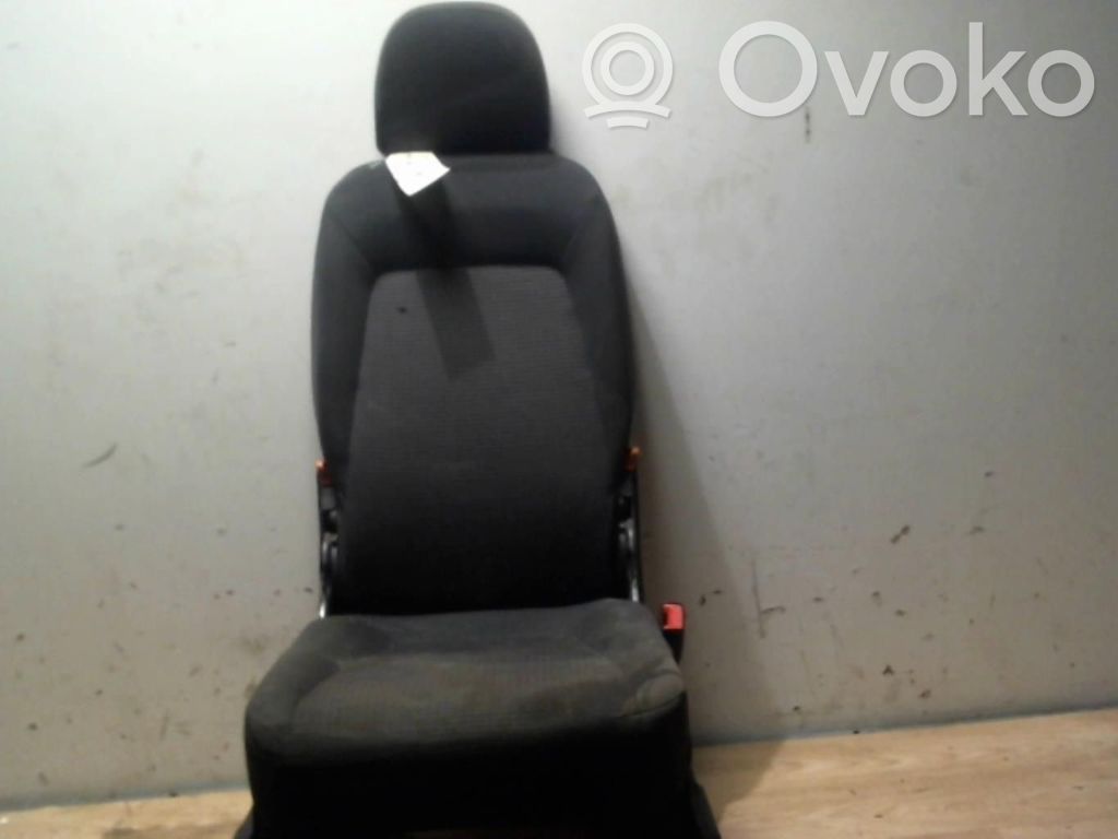 Citroen Nemo Etumatkustajan istuin 