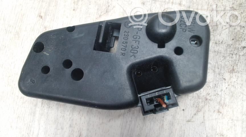 BMW 3 E46 Lampa oświetlenia tylnej tablicy rejestracyjnej 