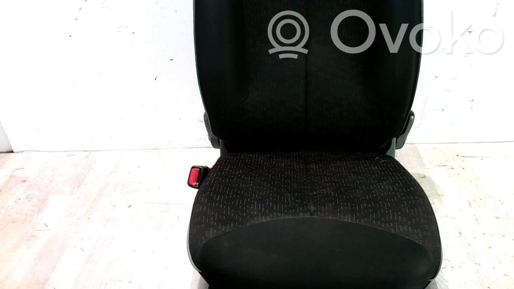 Citroen C2 Kuljettajan istuin 