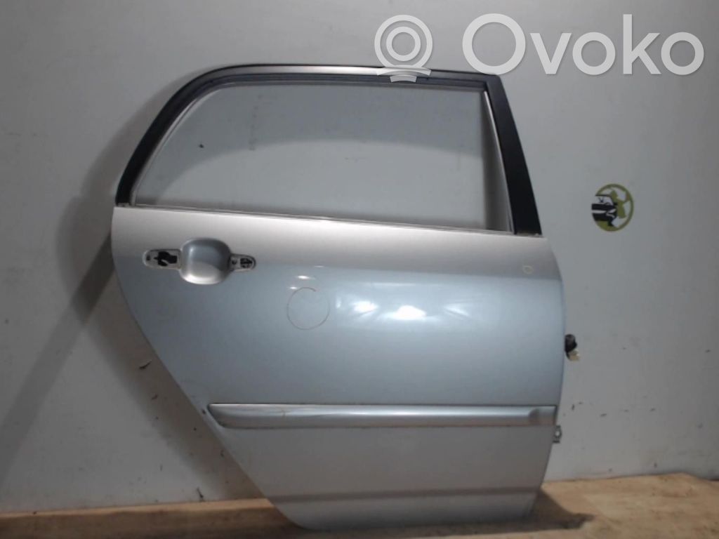 Toyota Corolla E120 E130 Puerta trasera 