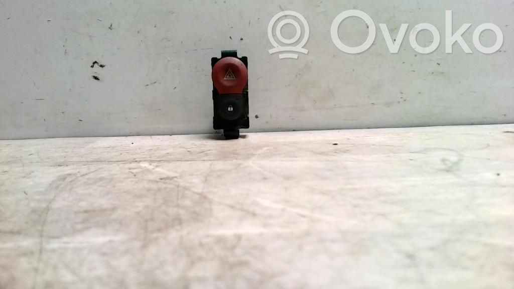 Botón interruptor de luz de peligro   252105246R,252105246R