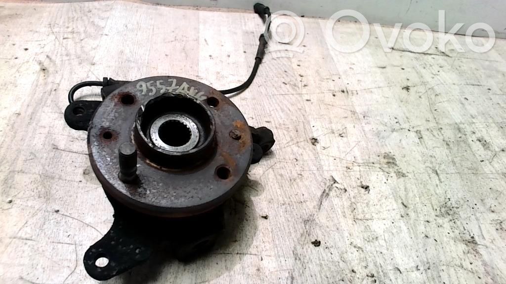 Renault Megane I Cubo de rueda delantera 