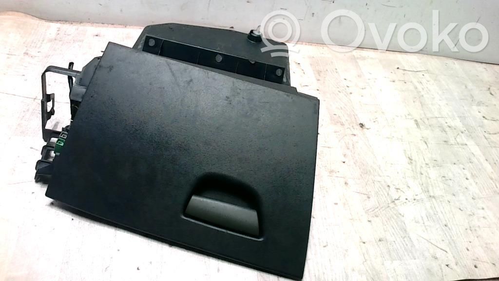 Fiat Stilo Daiktadėžė 