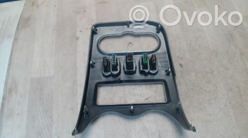 Dacia Sandero Rivestimento pannello centrale del cruscotto 