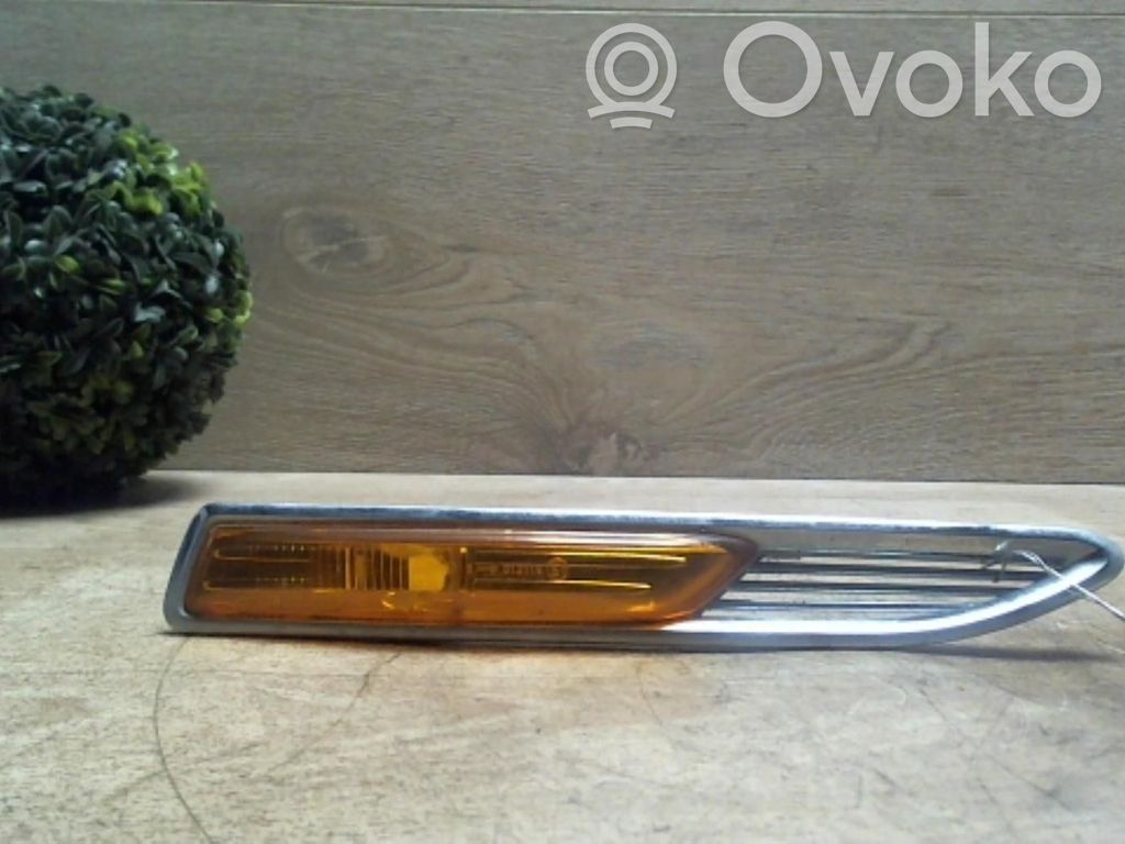 Ford Mondeo MK IV Semnalizator bară față