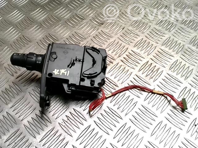 Renault Modus Butoane/comutatoare pe volan 