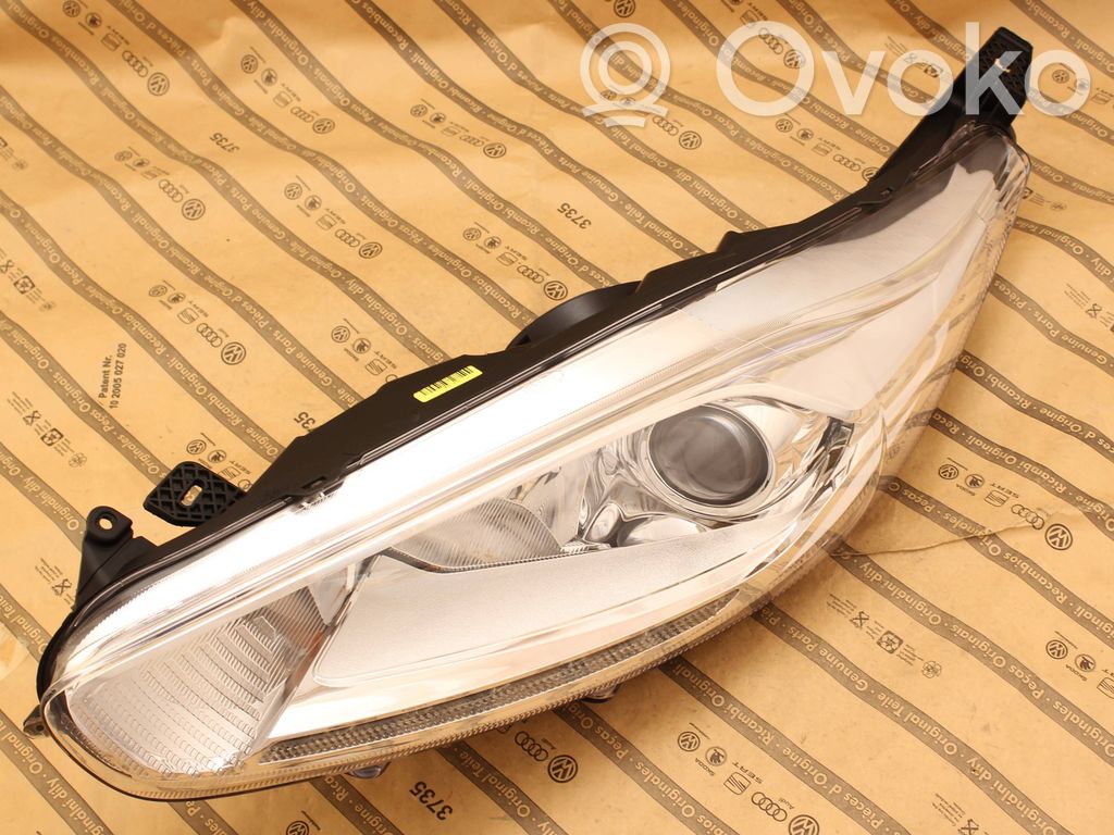 Ford Fiesta Lampa przednia 