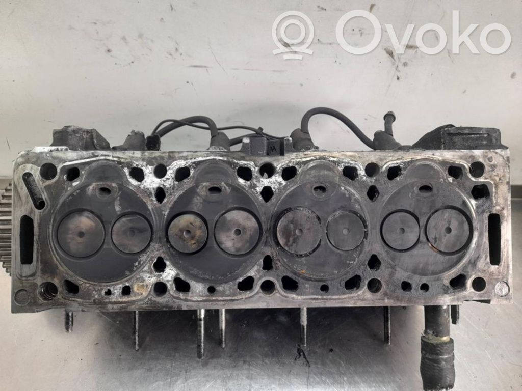 Engine head   V19