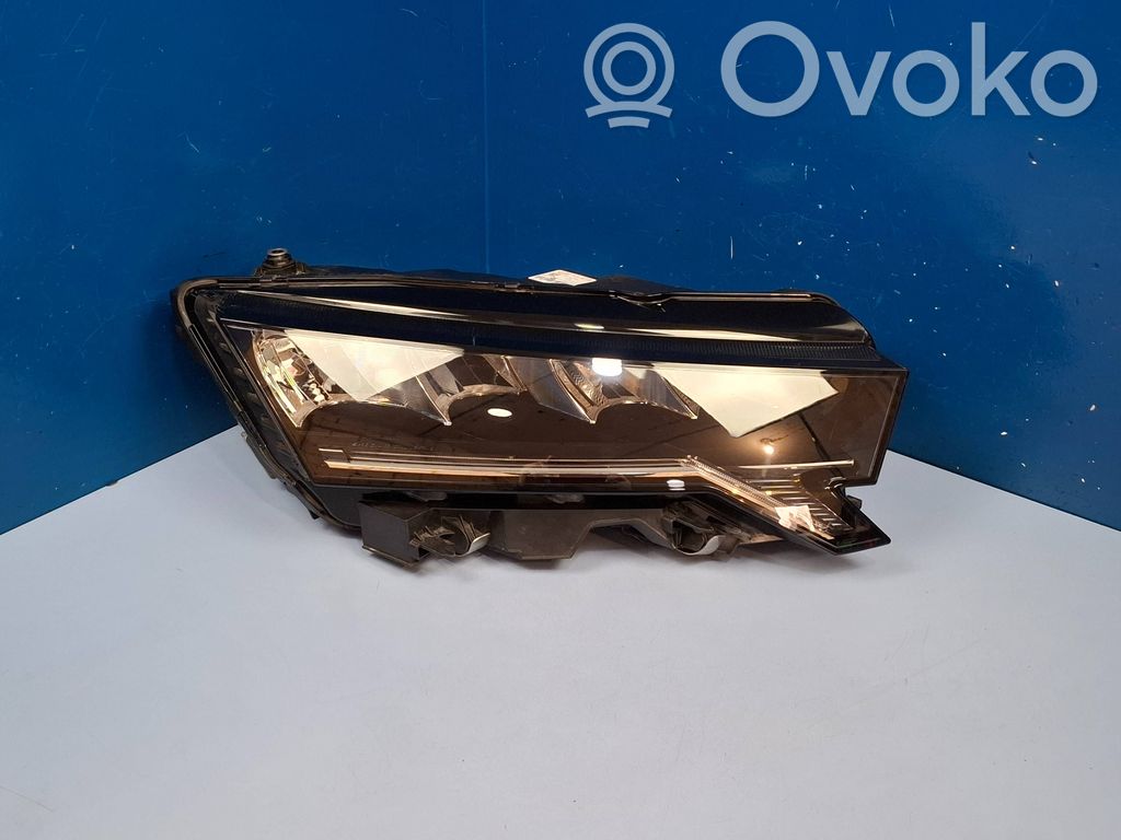 Skoda Octavia Mk4 Headlight/headlamp 