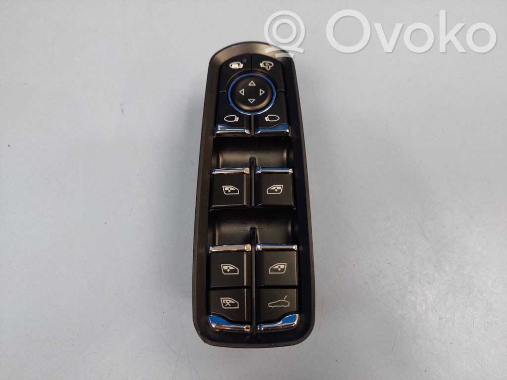 Porsche Cayenne (92A) Electric window control switch 