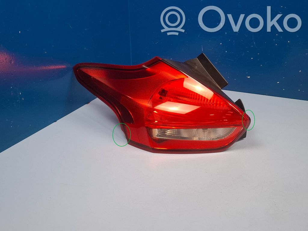 Rear/tail lights   F1EB13405BE