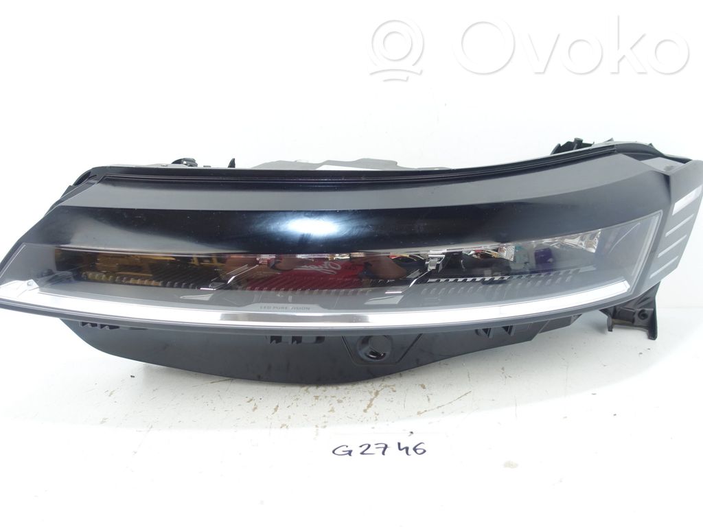 Renault Megane E-Tech Headlight/headlamp 