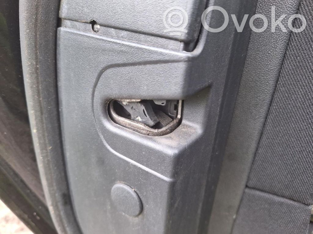 Cerradura de puerta trasera