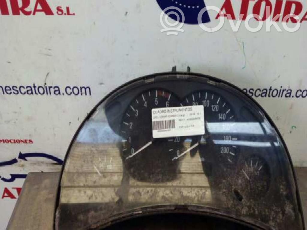 Geschwindigkeitsmesser Cockpit   1410008988026
