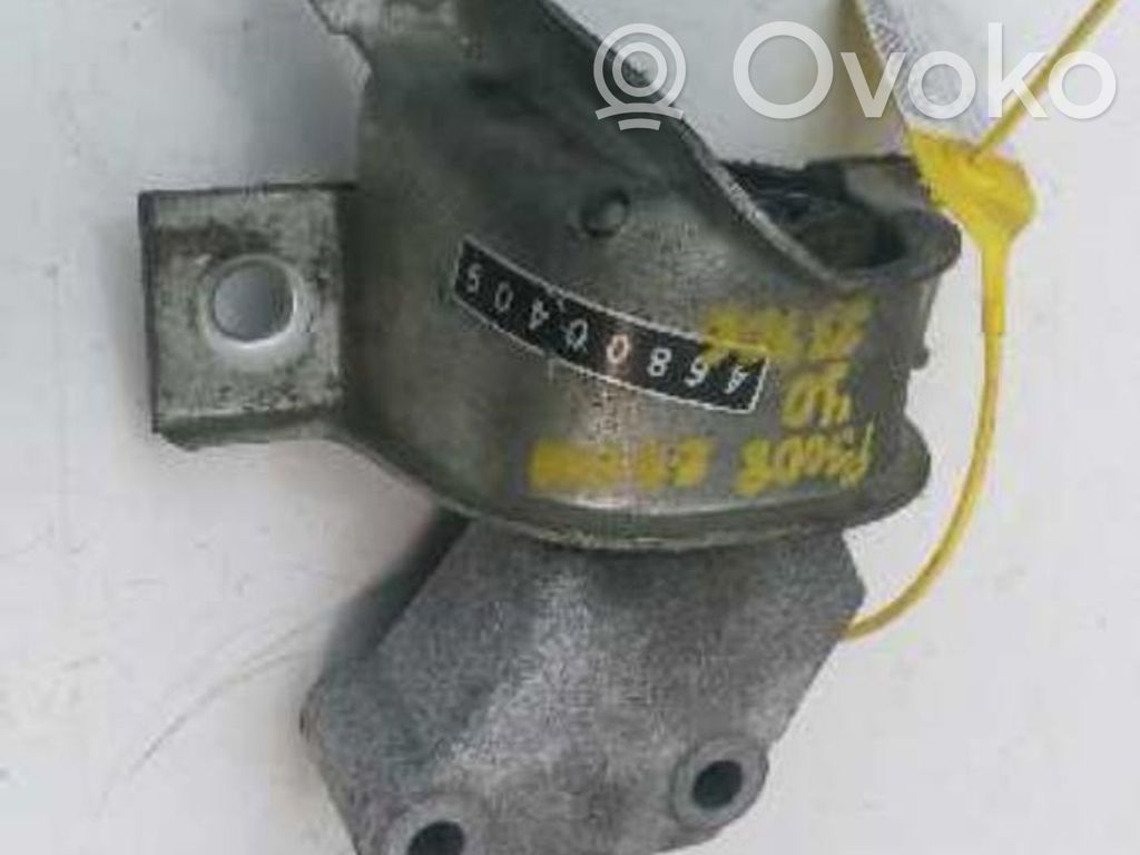 Peugeot 3008 I Engine mounting bracket 
