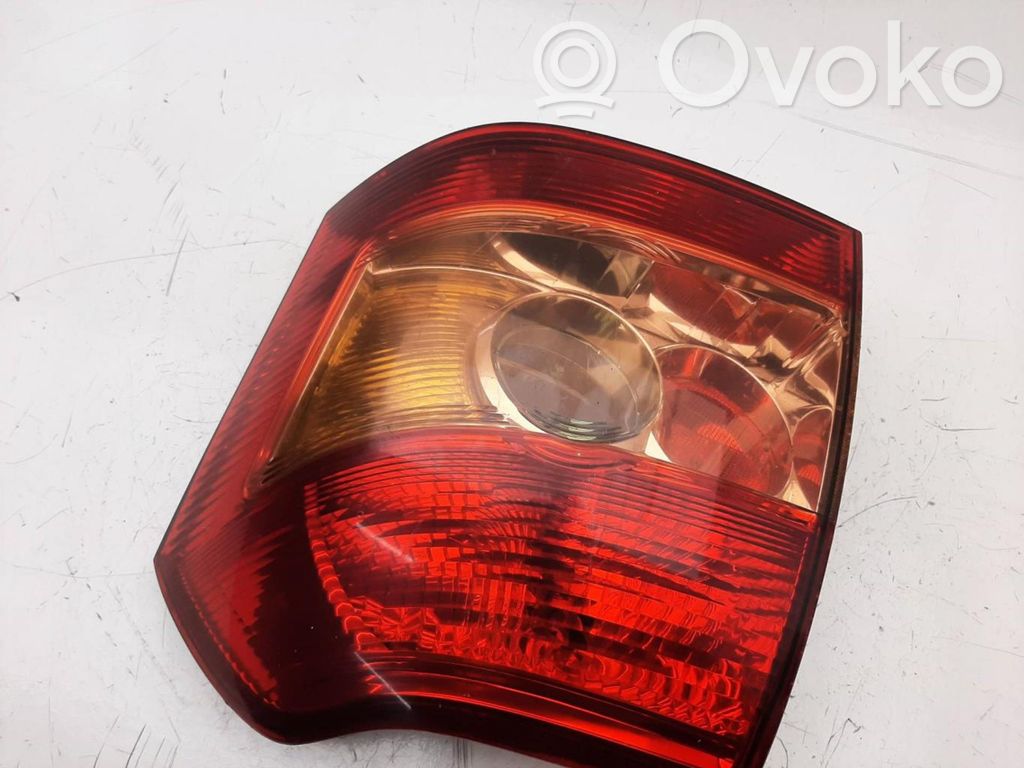 Luz trasera/de freno   8156113580
