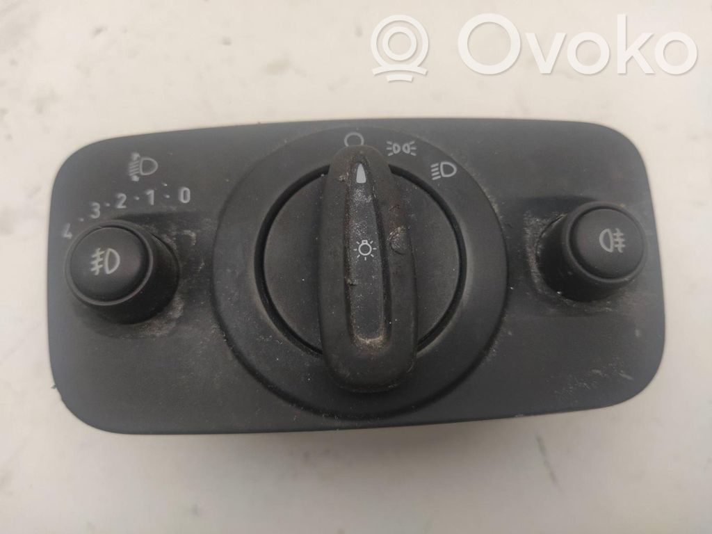 Light switch   8A6T13A024BB