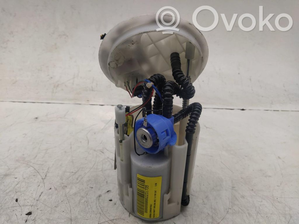 Bomba interna de combustible   A01037