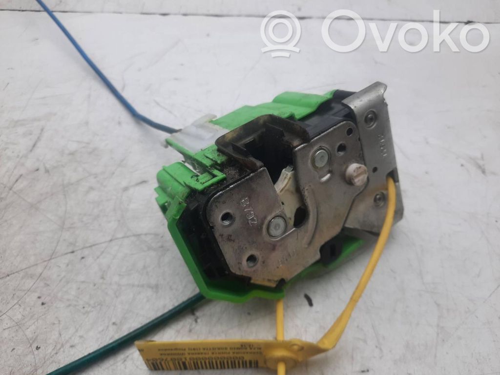 Rear door lock   50525357