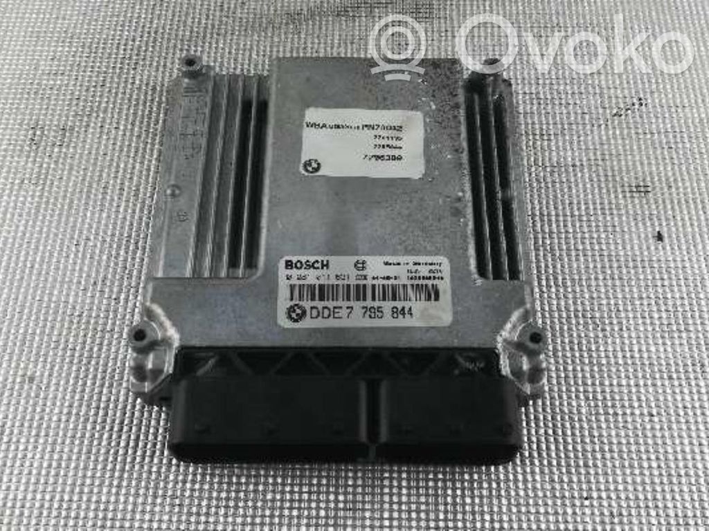 Unidad de control/módulo ECU del motor   1039S06340