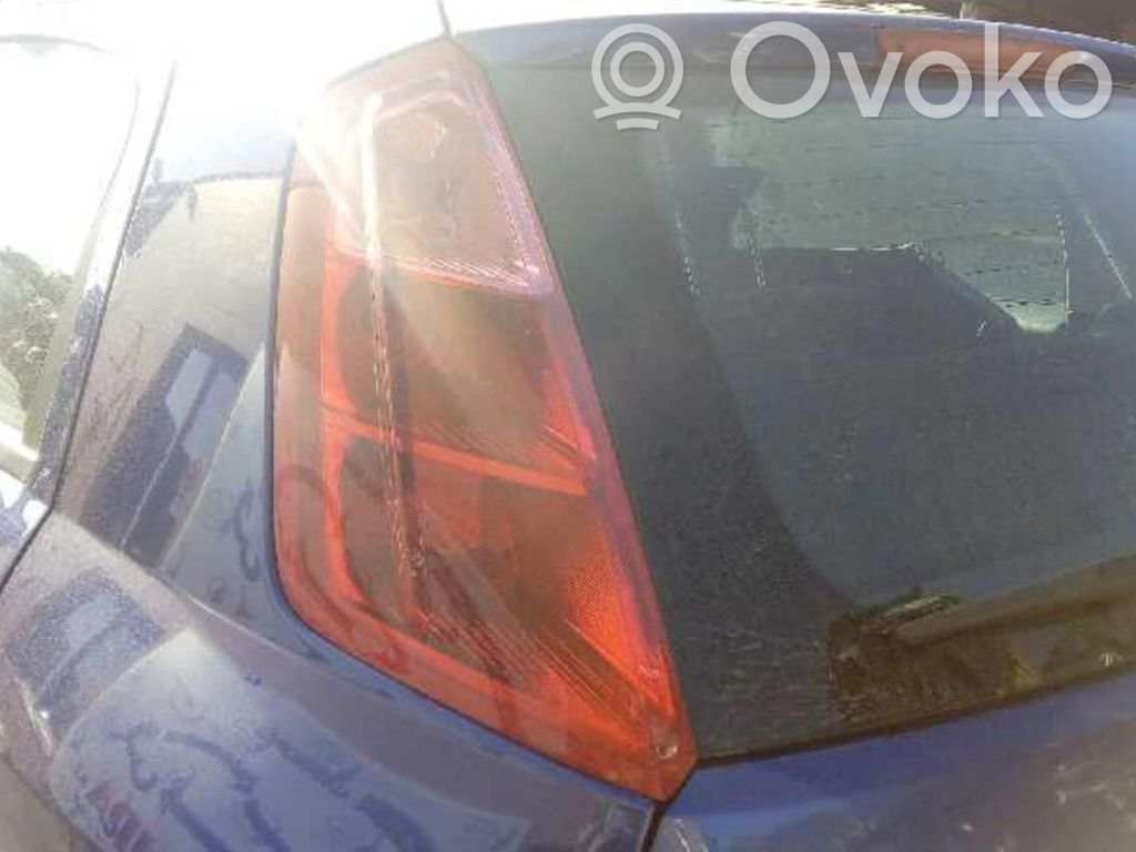 Fiat Punto (199) Lampă spate în caroserie