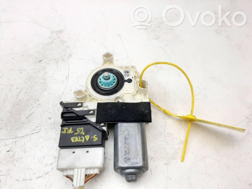Motor de la ventana/luna de ventilación   5P0839461A