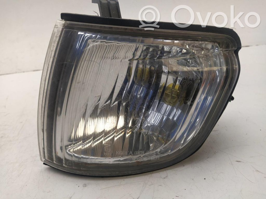 Front indicator light   92303M31