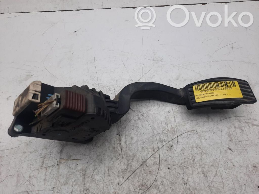 Accelerator throttle pedal   13305804