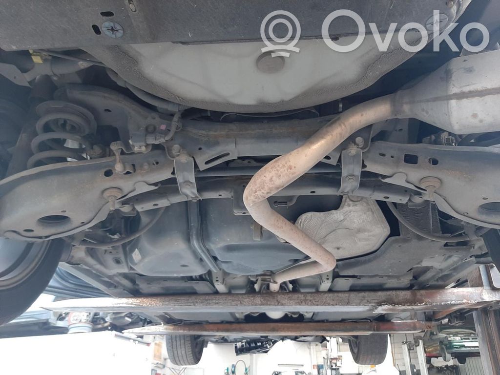 Toyota Avensis T220 Sottotelaio posteriore