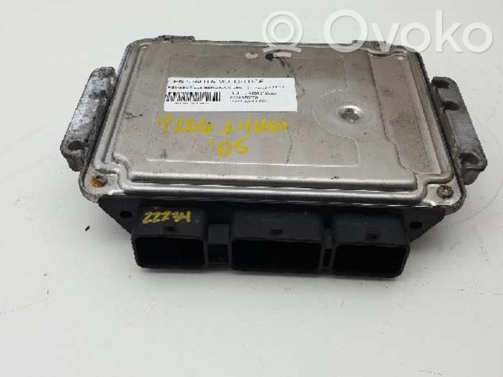 Komputer / Sterownik ECU silnika   0281012525