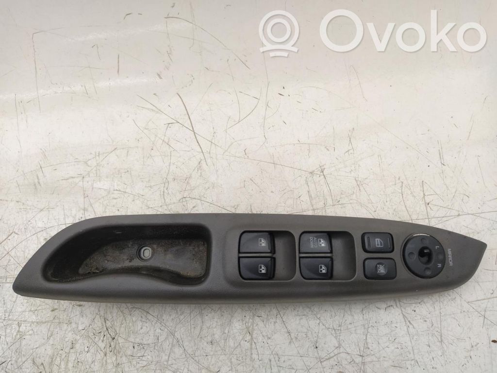 Interruptor del elevalunas eléctrico   827101E050