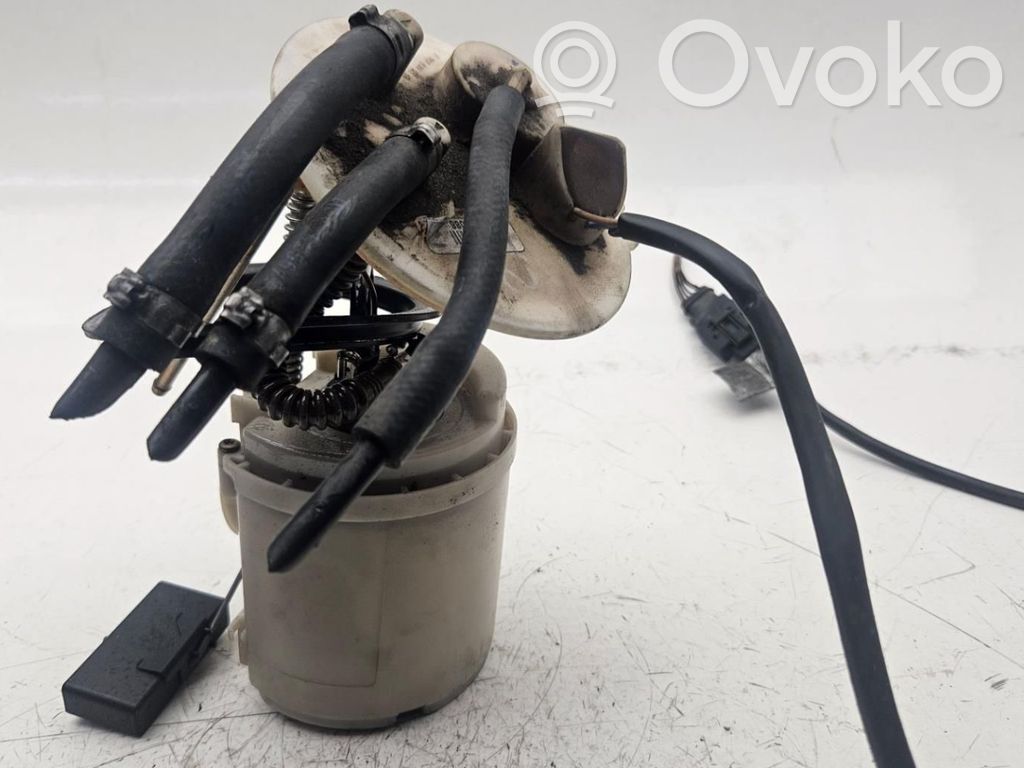 Mercedes-Benz A W168 Bomba interna de combustible