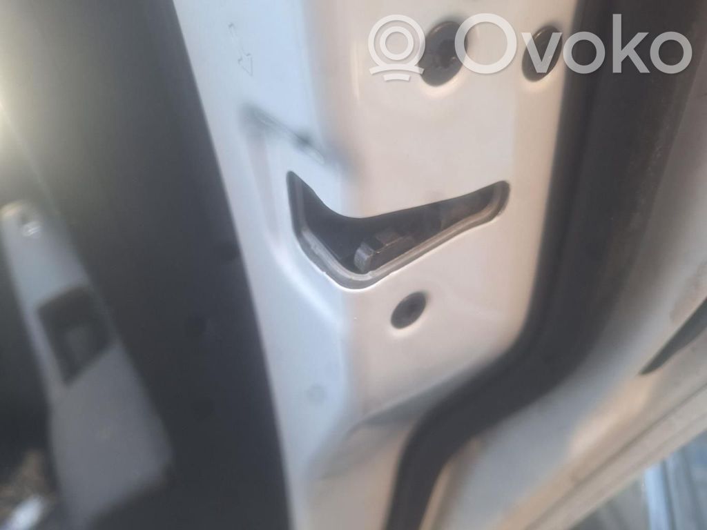 Serrure de porte arrière