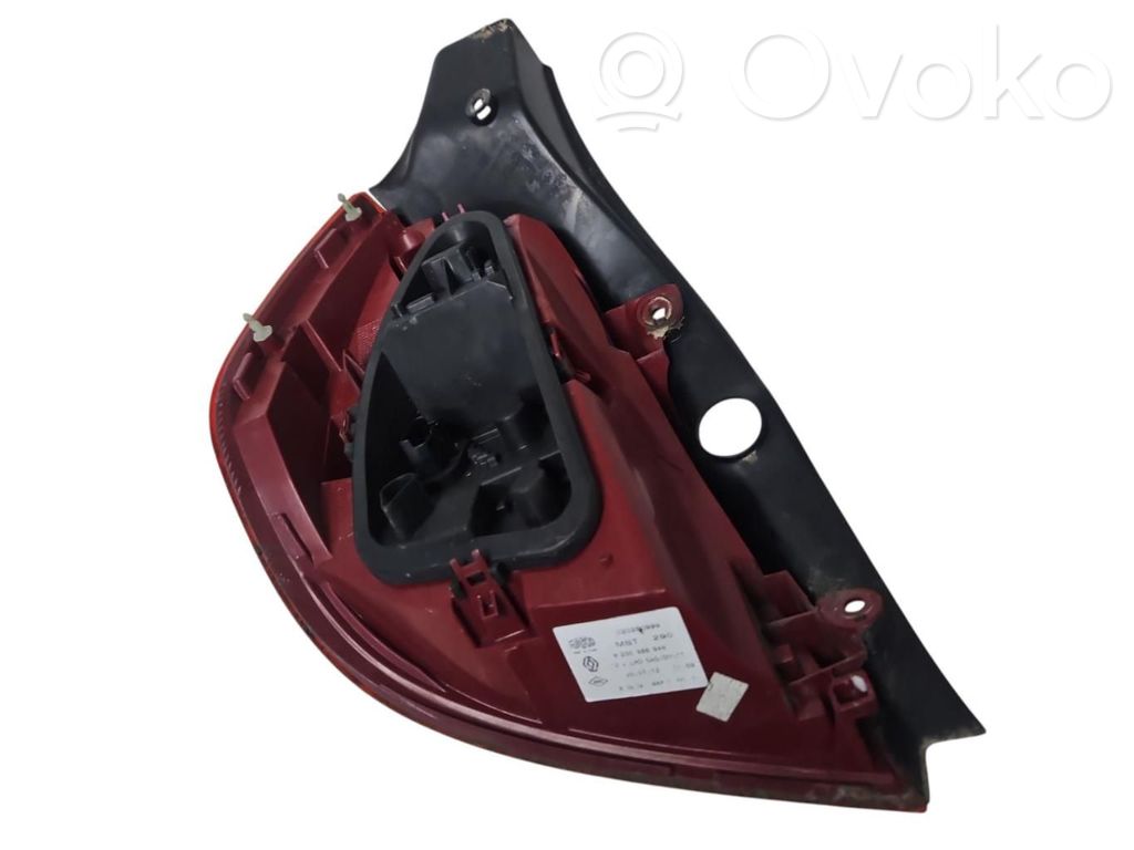 Takavalot   8200886946