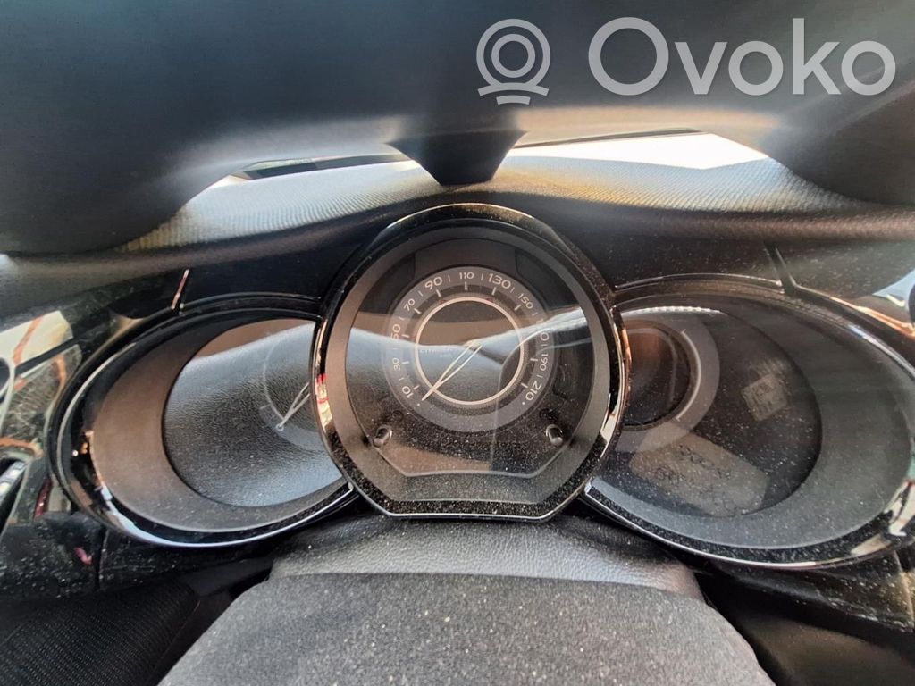 Geschwindigkeitsmesser Cockpit