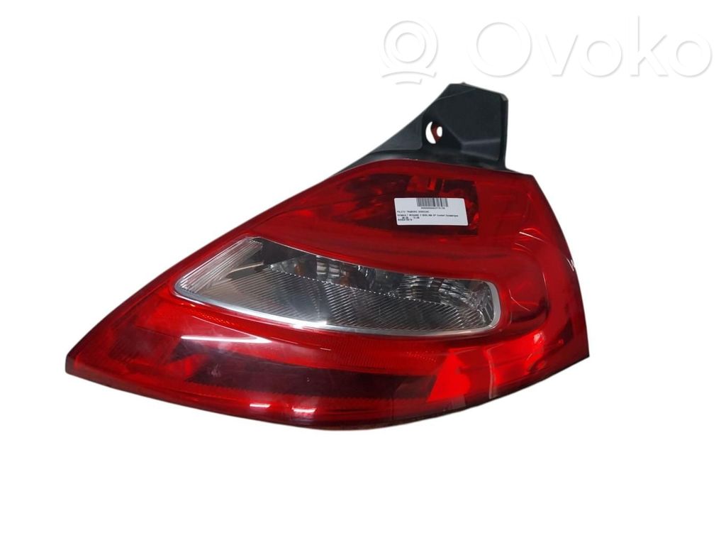 Lampă spate în caroserie   8200413216