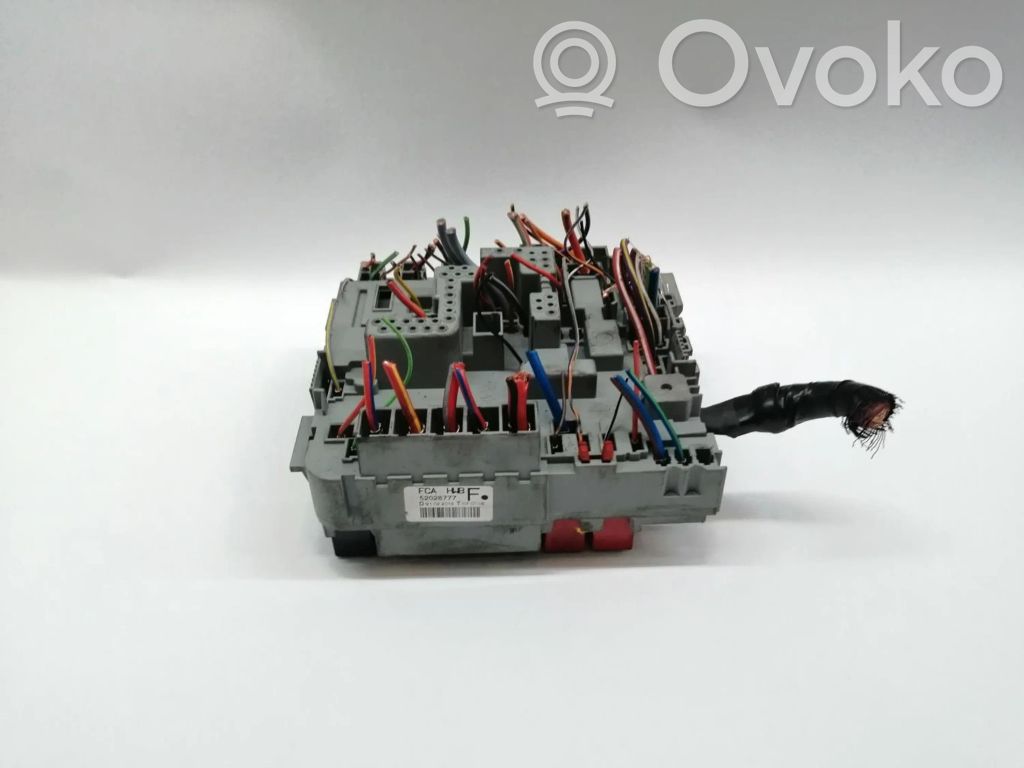 Módulo de fusible   52028777