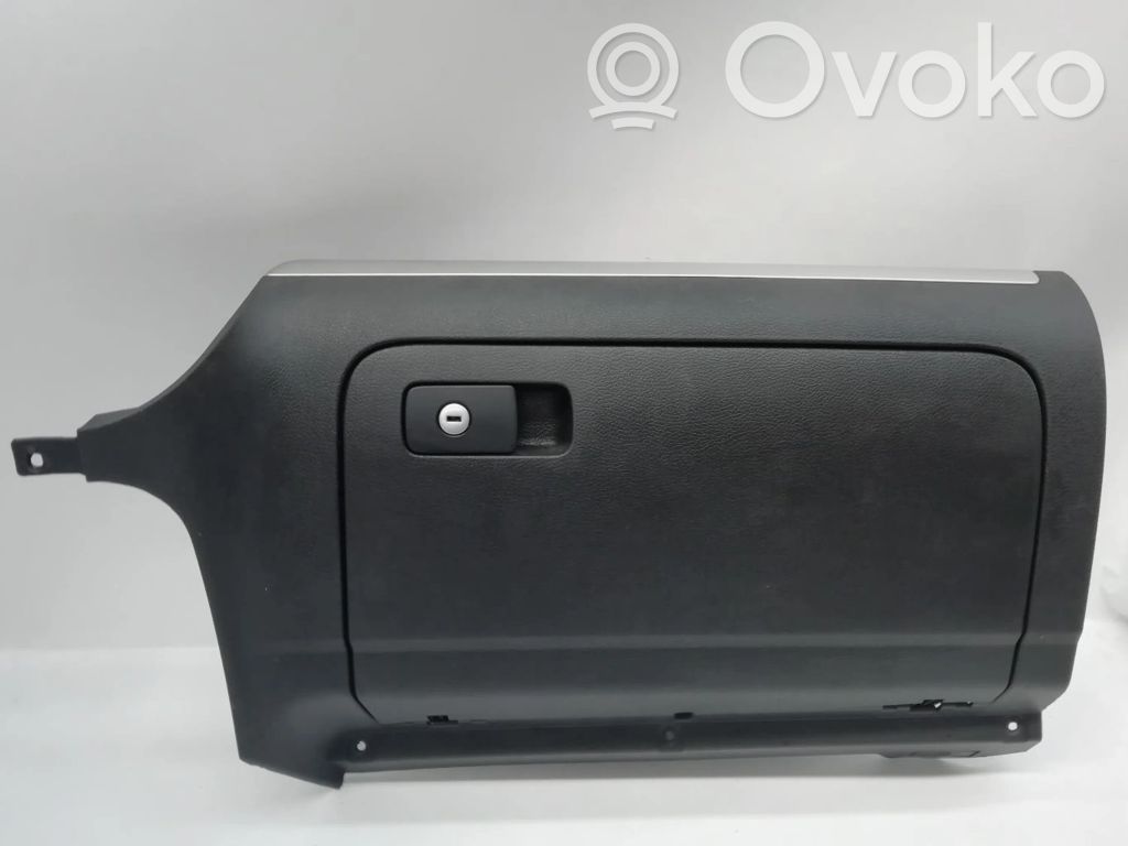 Guantera   1K1857101M