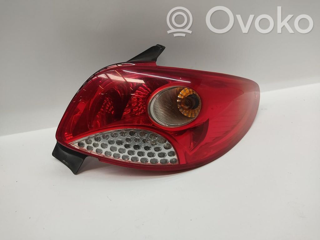 Peugeot 206+ Lampă spate în caroserie 