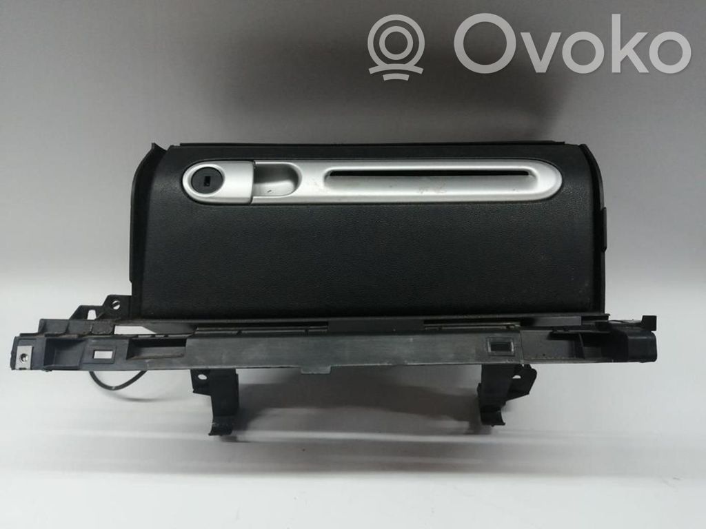 Guantera   A4516800491