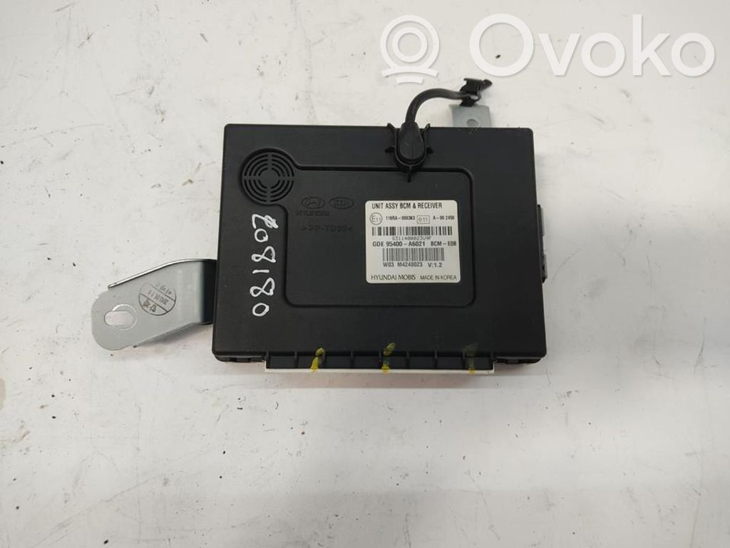 Unidad de control/módulo del motor   95400A6021