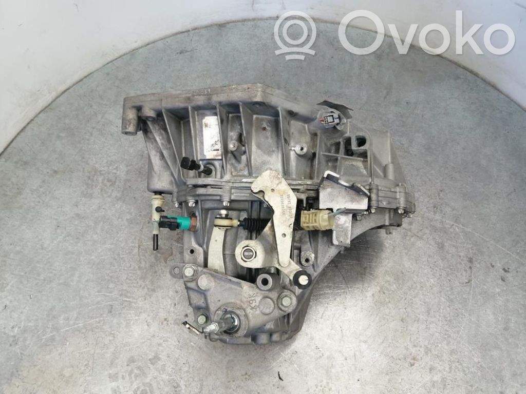Nissan Juke I F15 Scatola del cambio manuale a 5 velocità 