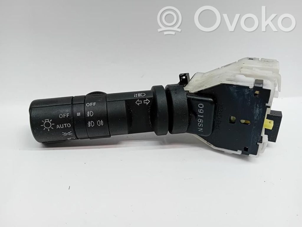 Nissan Qashqai Commodo, commande essuie-glace/phare 