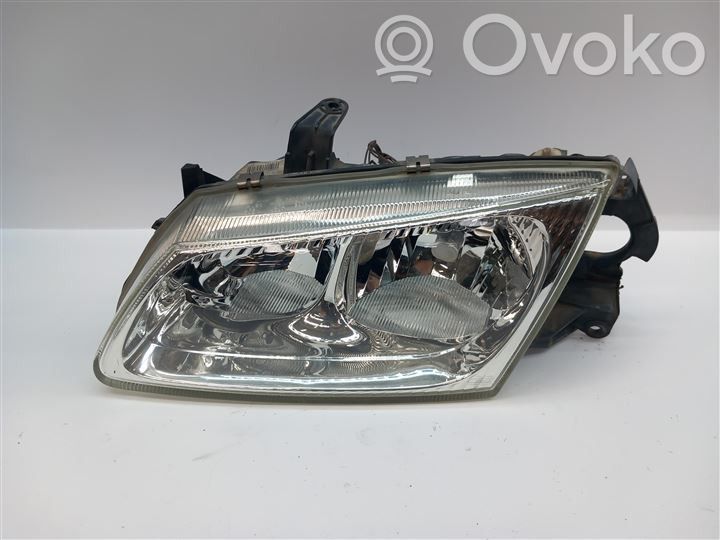 Nissan Almera N16 Faro/fanale 