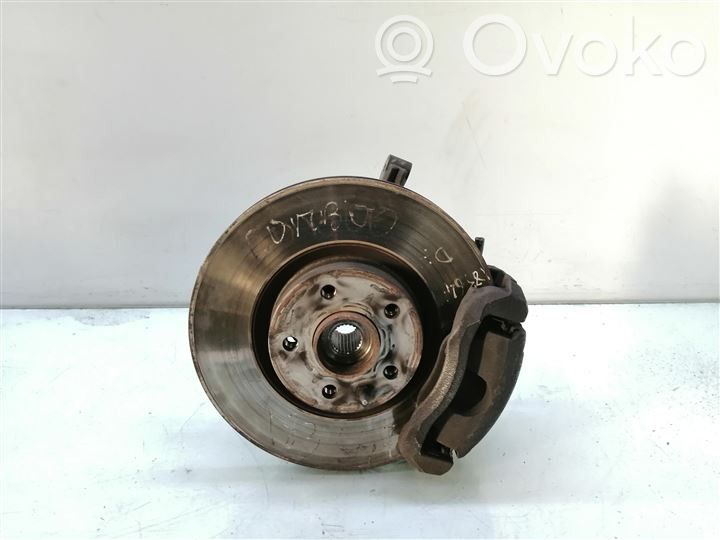 Opel Combo D Mangueta de dirección de rueda delantera 