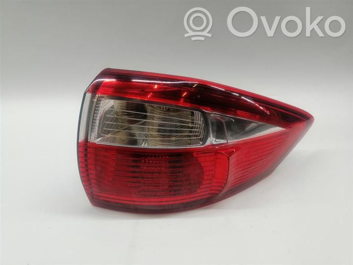 Ford C-MAX II Luz trasera/de freno 