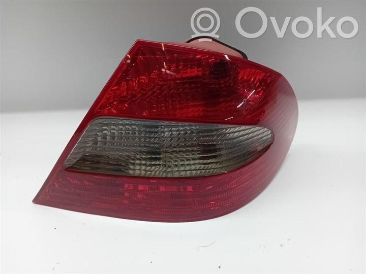 Mercedes-Benz CLK A209 C209 Rückleuchte Heckleuchte 